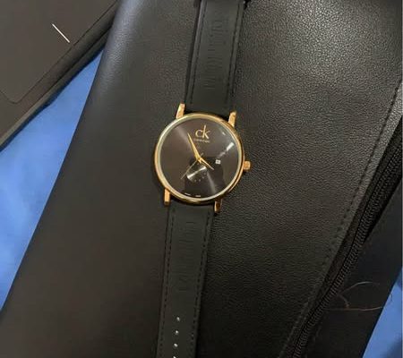 Montre en cuir Le cuir
