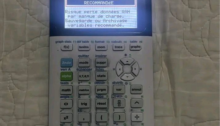CALCULATRICE TI 83