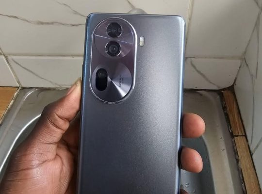 CLEAN OPPO RENO 11 PRO 5G 12gb Ram 256gb rom