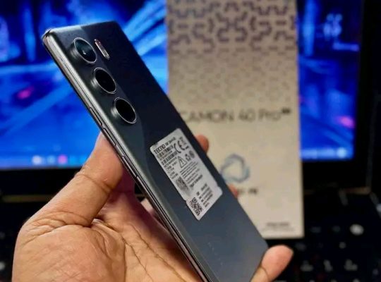 Tecno camon 40 pro