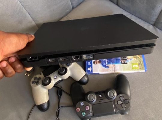 Ps4 slim soigné (500Go)