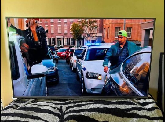 Télévision intelligent Hisense 75 pouces