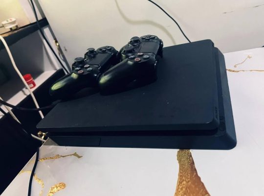 2 PS4 Slim en promotion