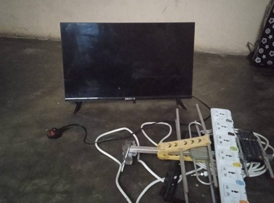 TV SMARTX 24POUCES AVEC ANTENNE