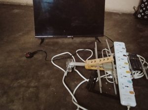 TV SMARTX 24POUCES AVEC ANTENNE