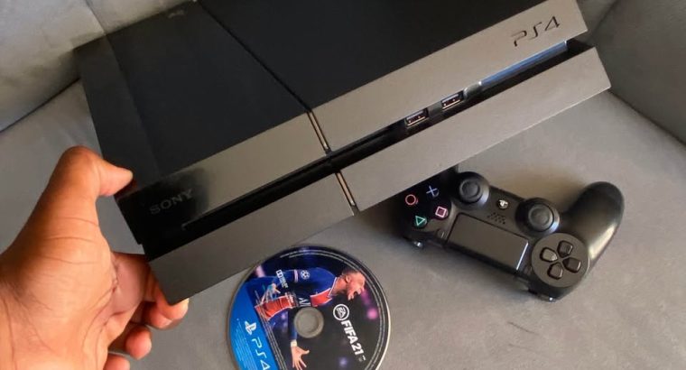 PS4 Slim (1 To) en parfait état