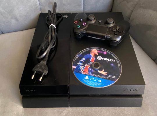 PS4 Slim (1 To) en parfait état