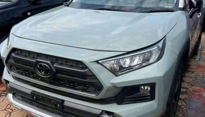 Toyota RAV4 Adventure