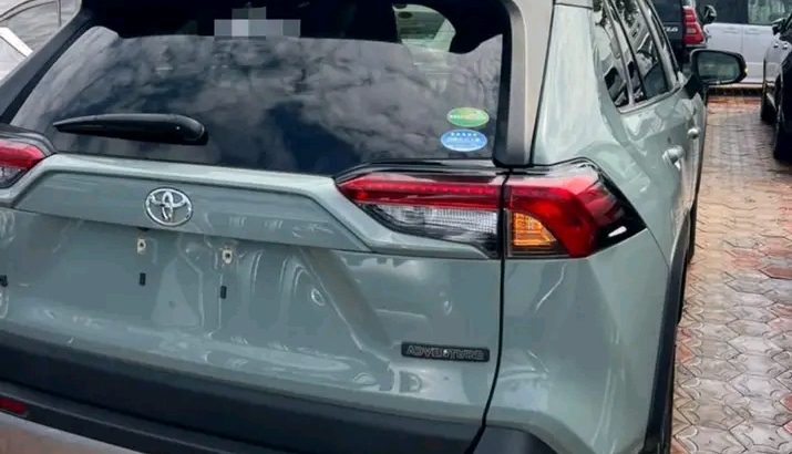 Toyota RAV4 Adventure