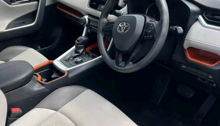 Toyota RAV4 Adventure