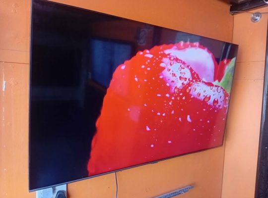 TV Samsung QLED 58 pouces SMART avec télécommande