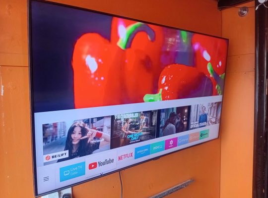 TV Samsung QLED 58 pouces SMART avec télécommande