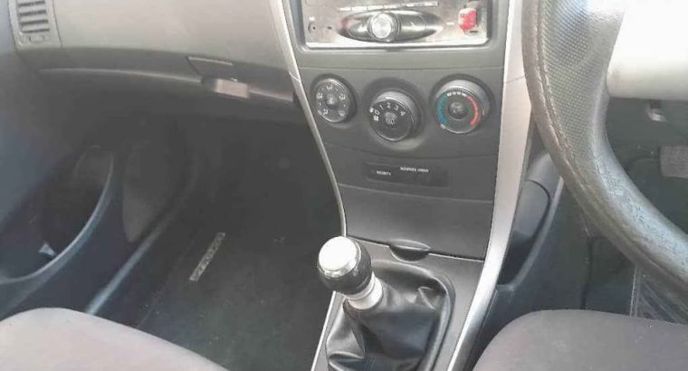 Toyota Corolla Quest, modèle 2015, boîte manuelle