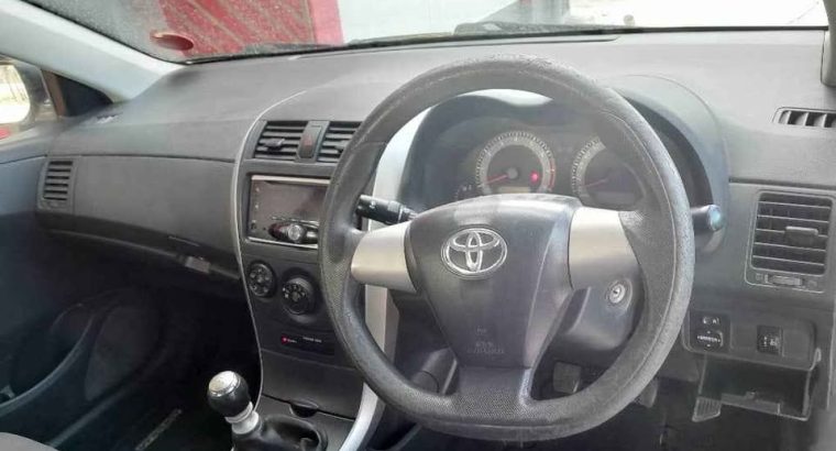 Toyota Corolla Quest, modèle 2015, boîte manuelle
