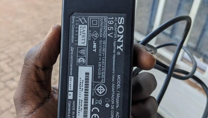 Adaptateur secteur