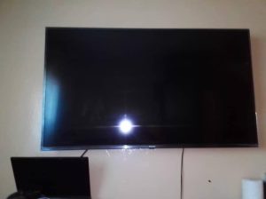 Télé Smart connecté 55 pouces – Grande valise