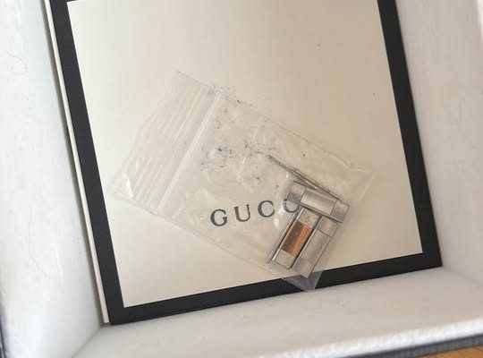 Guccie – Acier inoxydable, or rose