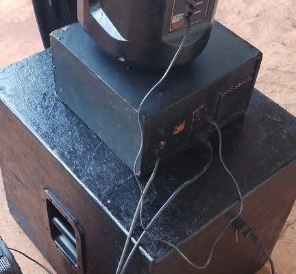 Amplificateur 100w et 100w et 1200watt