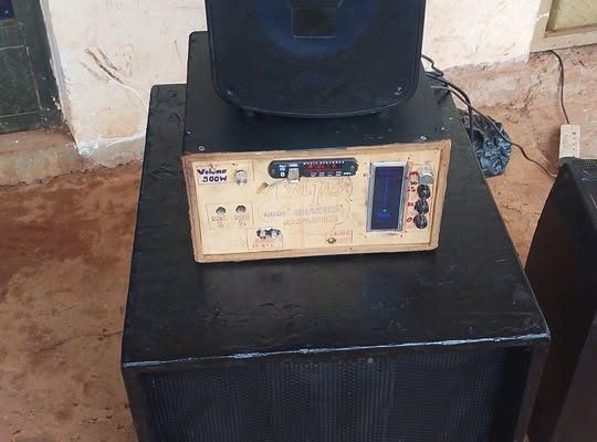 Amplificateur 100w et 100w et 1200watt