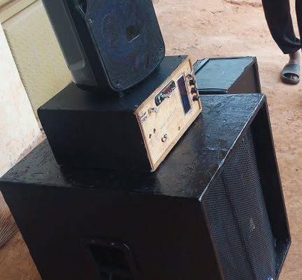 Amplificateur 100w et 100w et 1200watt