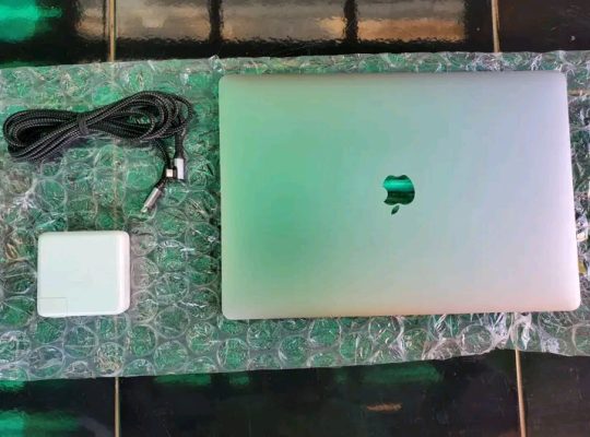 Apple MacBook Pro 15 pouces, 2018, i7
