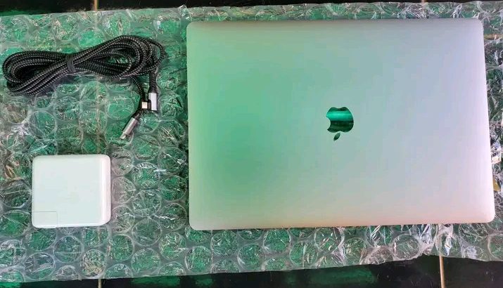 Apple MacBook Pro 15 pouces, 2018, i7