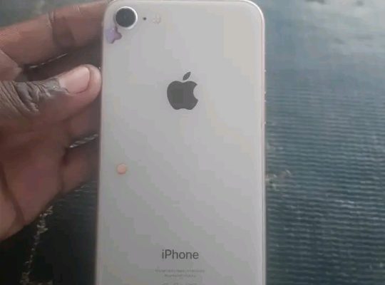 iphone 8 64Go