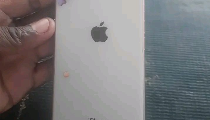 iphone 8 64Go