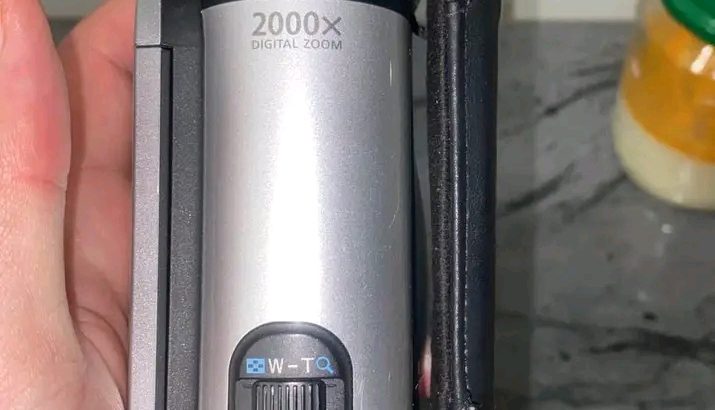 Caméscope vintage des années 2000