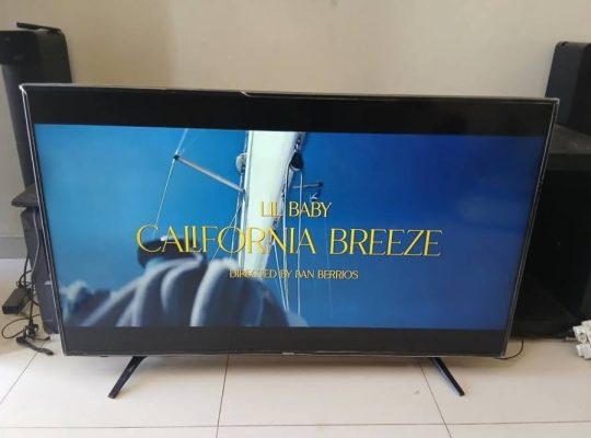 Télé intelligente Hisense 58 pouces avec commande