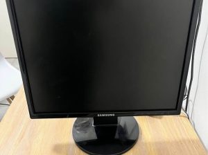 Un superbe écran Samsung de 20 pouces