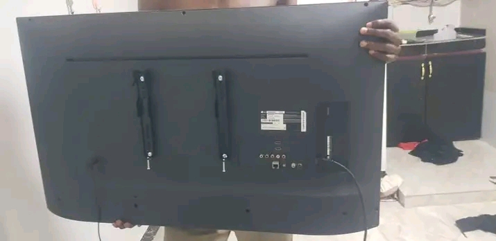 LG Smart TV 43 pouces