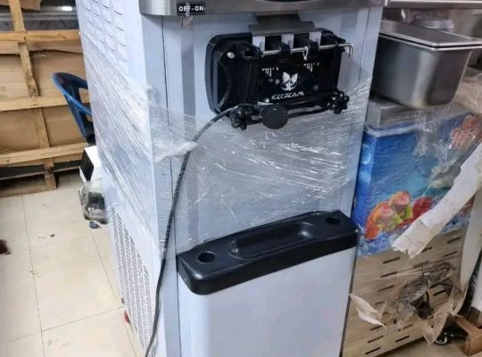 Machine à glaces