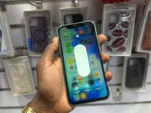 iPhone 11 128 Go NF