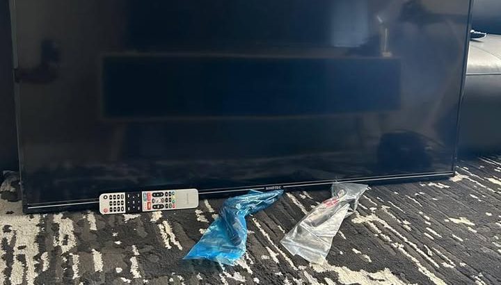 Téléviseur connecté QLED Sinotech de 50 pouces.