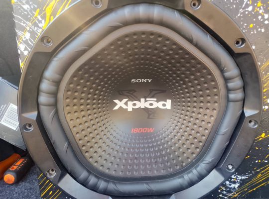 de basses et amplificateur avec boîtier