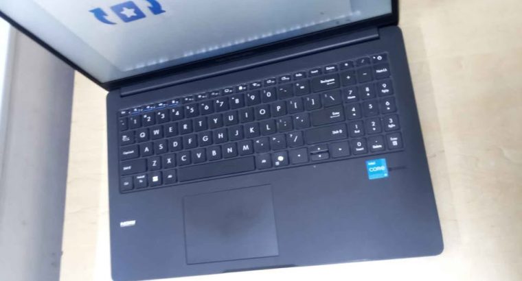 Asus Expertbook core i3