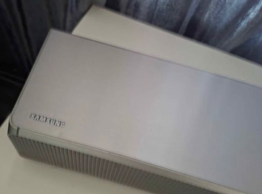 Barre de son incurvée haut de gamme Samsung