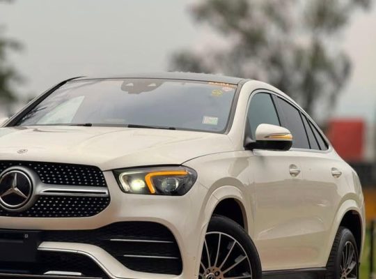 Mercedes-Benz GLE+400d 2021