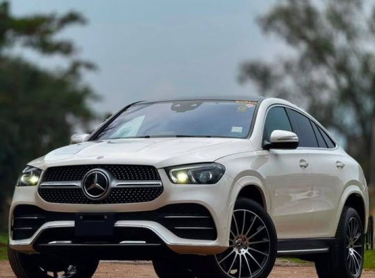 Mercedes-Benz GLE+400d 2021