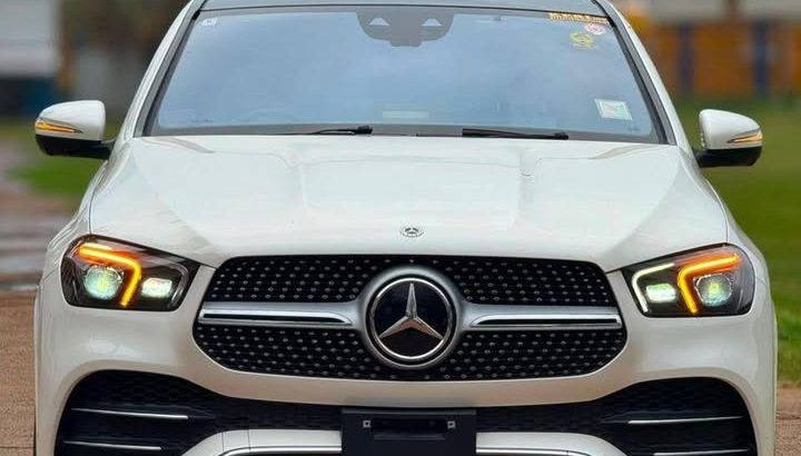 Mercedes-Benz GLE+400d 2021