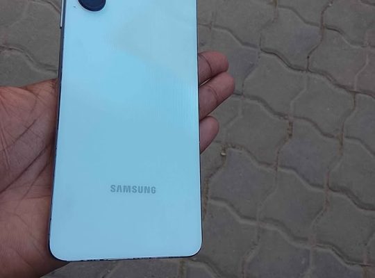 Samsung A06