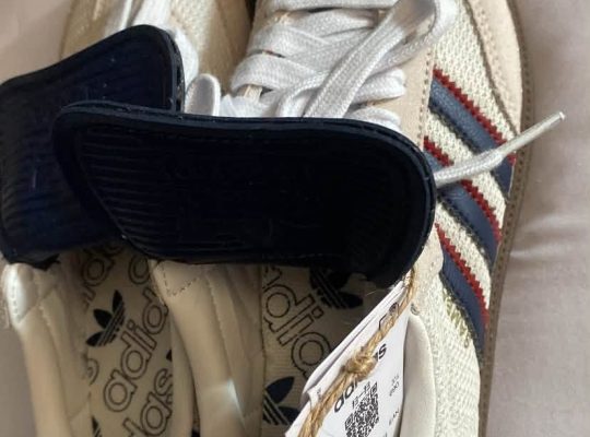 Sneakers