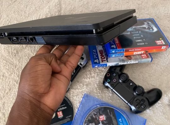 PS4 Slim