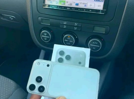 iPhone XR 17 Pro