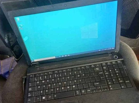 Toshiba core i3
