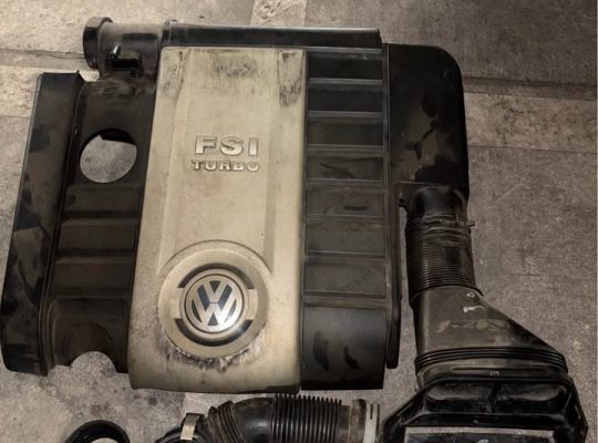 Golf 5 GTI/FSI COUVERCLE DE MOTEUR ET COLLECTEUR