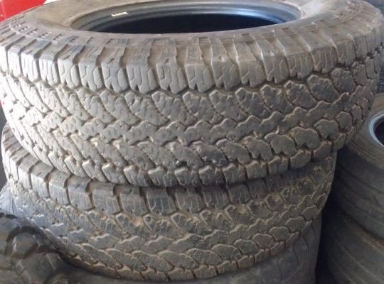 215/75R15