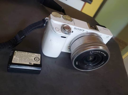Sony A6000
