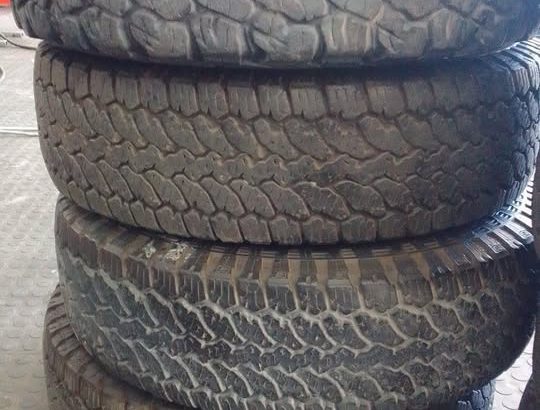 215/75R15